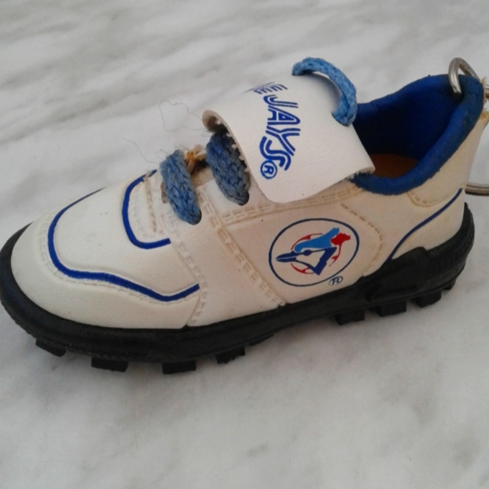 vintage MLB baseball shoe keychain Toronto blue jays 1992 key ring